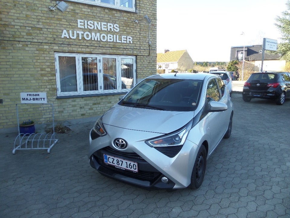 Toyota Aygo 1,0 VVT-i x-press 5d