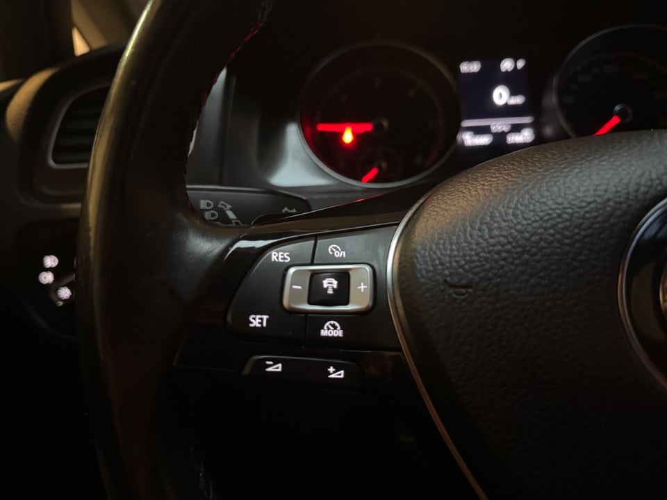 VW Golf VII 1,6 TDi 115 Comfortline Variant DSG 5d