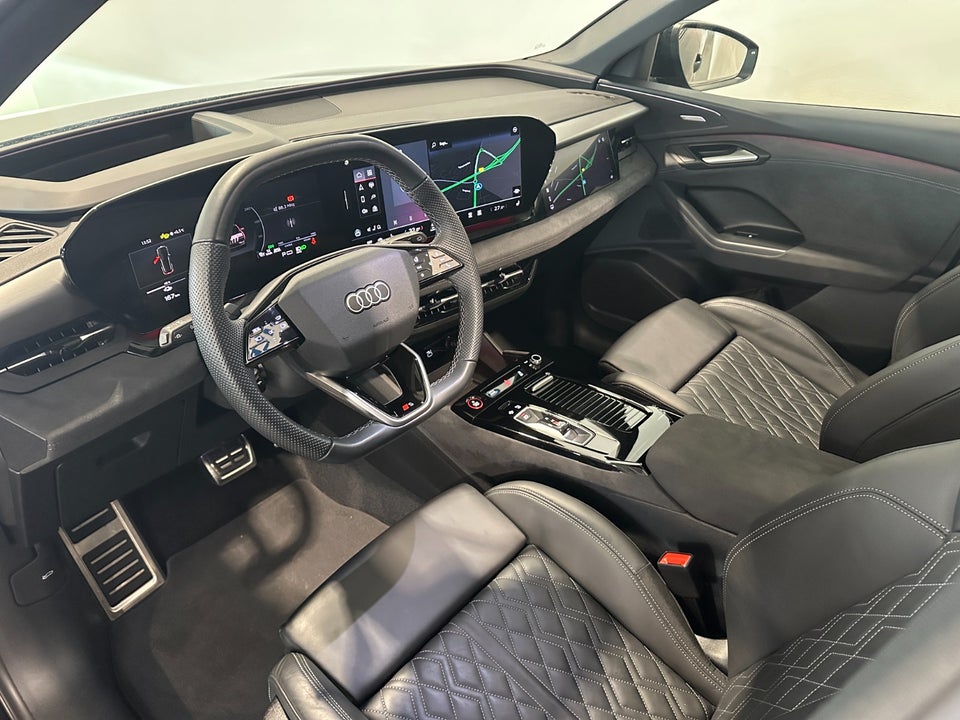 Audi SQ6 e-tron quattro 5d