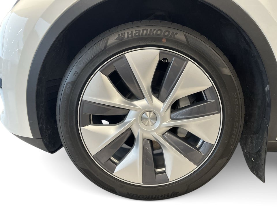 Tesla Model Y RWD 5d