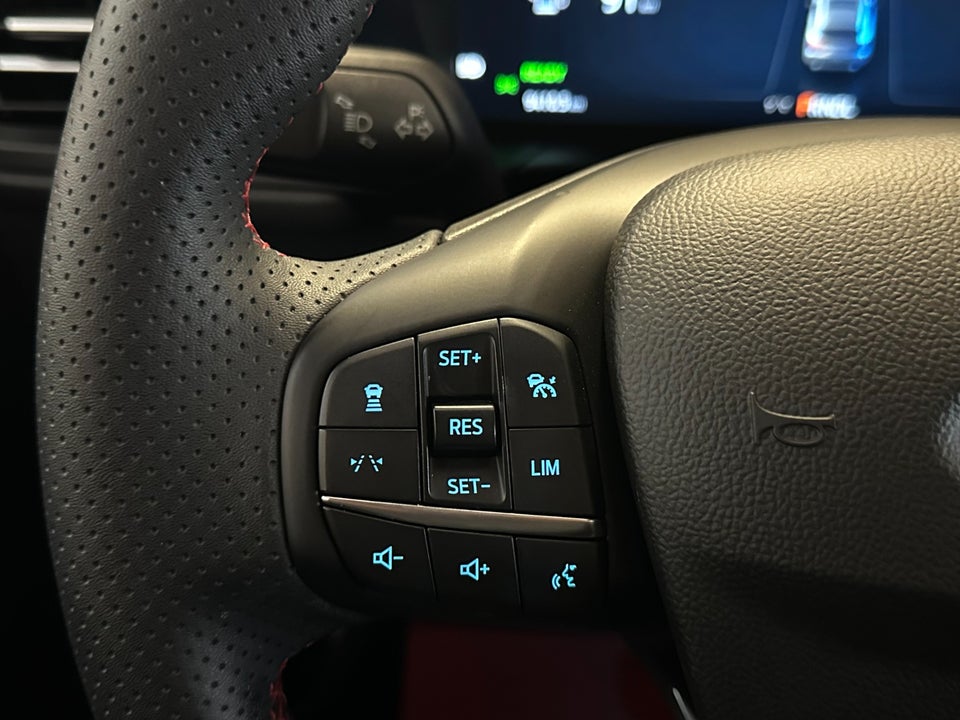 Ford Kuga 2,5 HEV ST-Line X CVT 5d