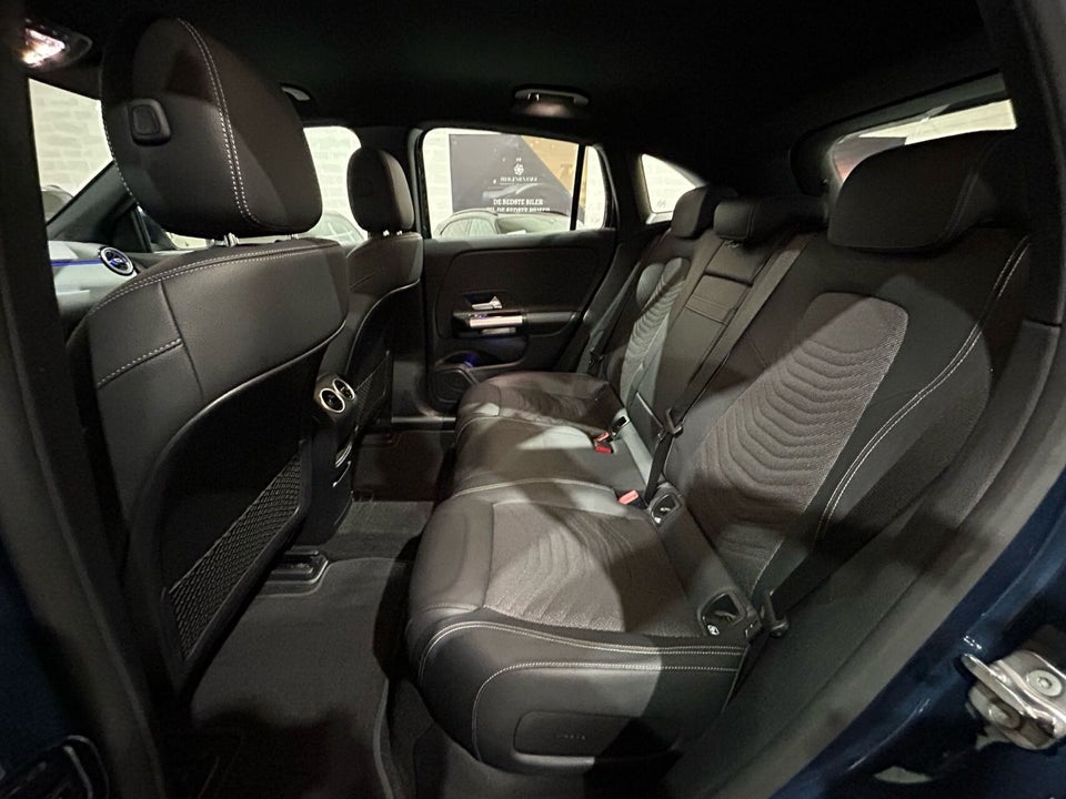 Mercedes EQA300 Progressive 4Matic 5d