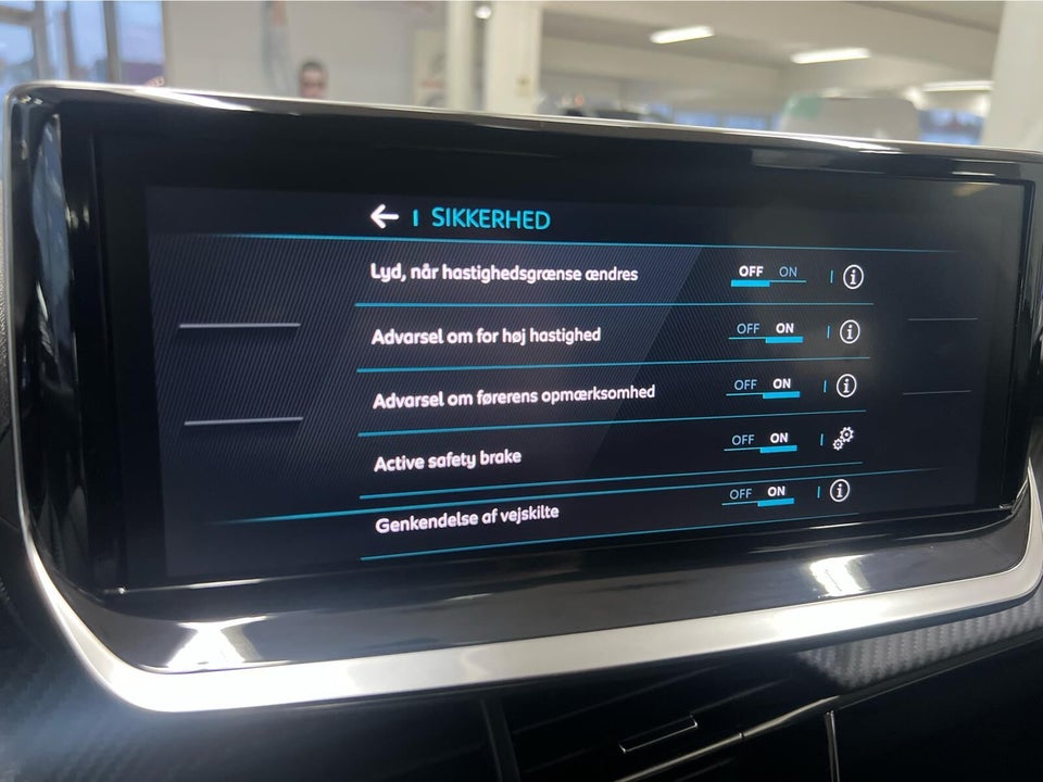 Peugeot e-208 54 Style 5d