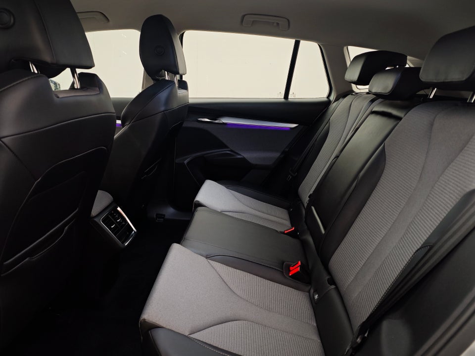 Skoda Enyaq 80 iV Loft 5d