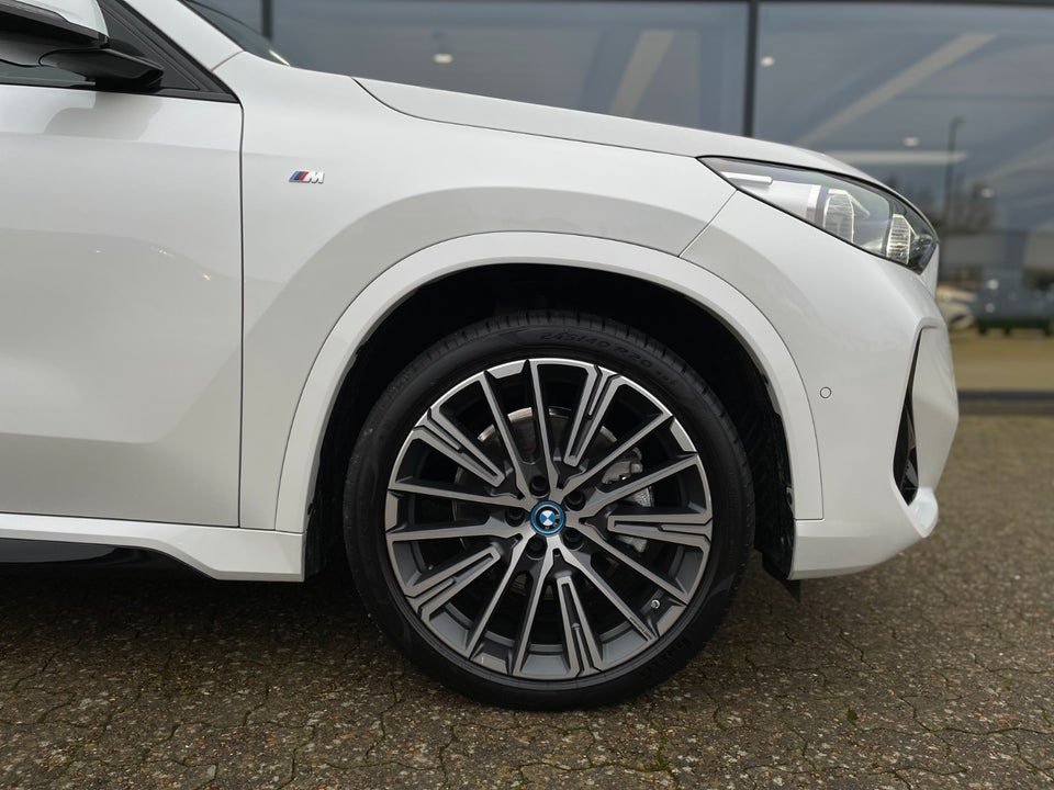 BMW iX1 xDrive30 Fully Charged M-Sport 5d