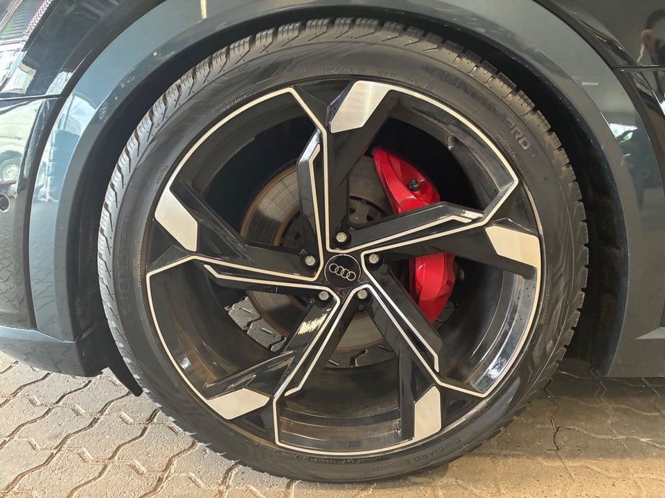 Audi Q8 e-tron 55 quattro 5d