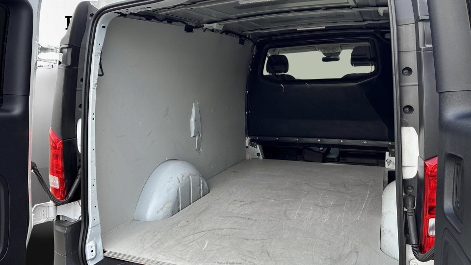 Mercedes eVito 129 Tourer PRO L Van