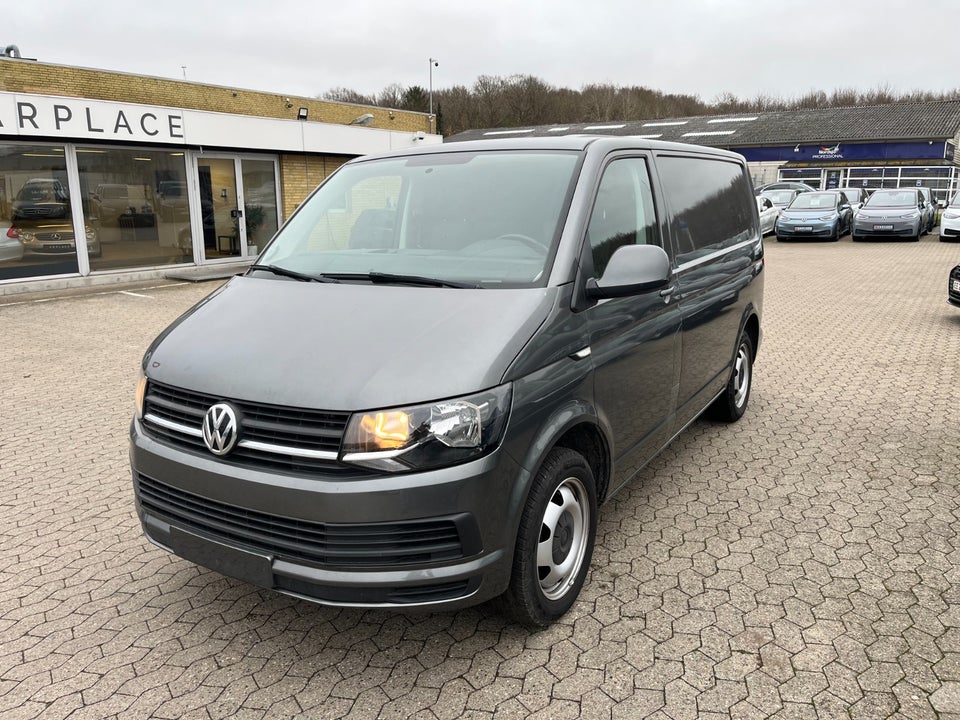 VW Transporter 2,0 TDi 102 Kassevogn kort