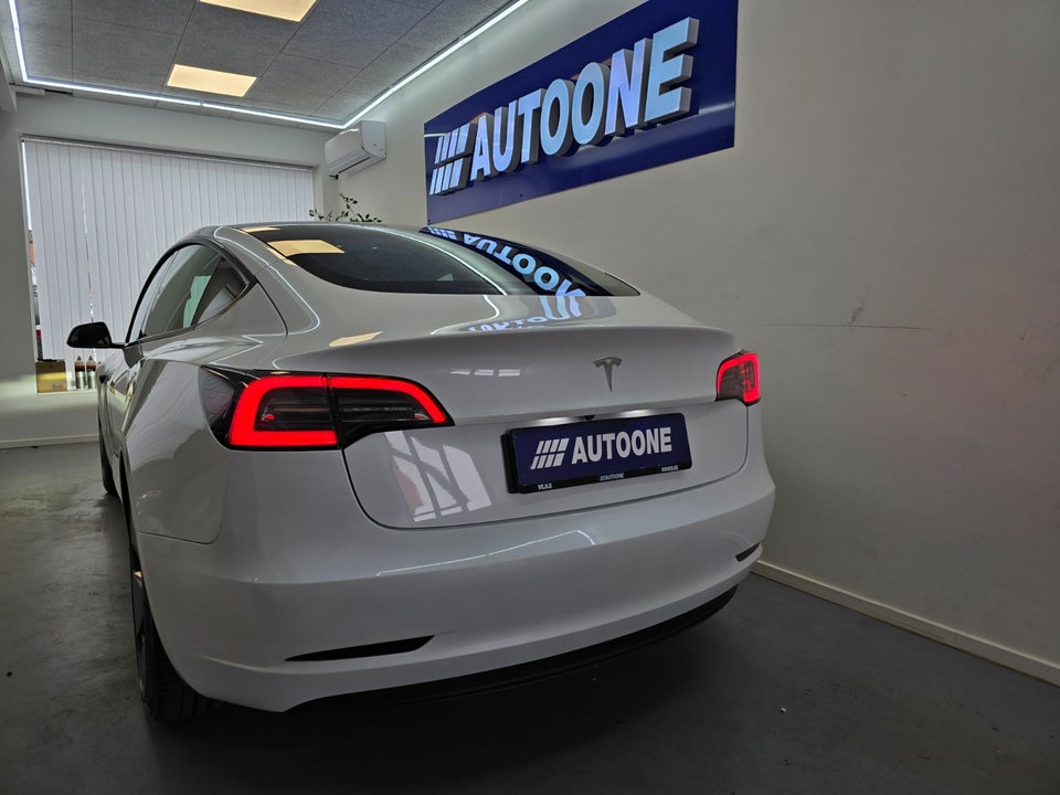 Tesla Model 3 RWD 4d