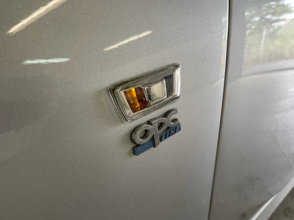 Opel Corsa 1,4 16V OPC Line 5d