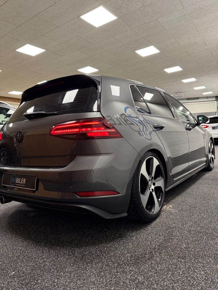 VW Golf VIII 1,4 GTE DSG 5d