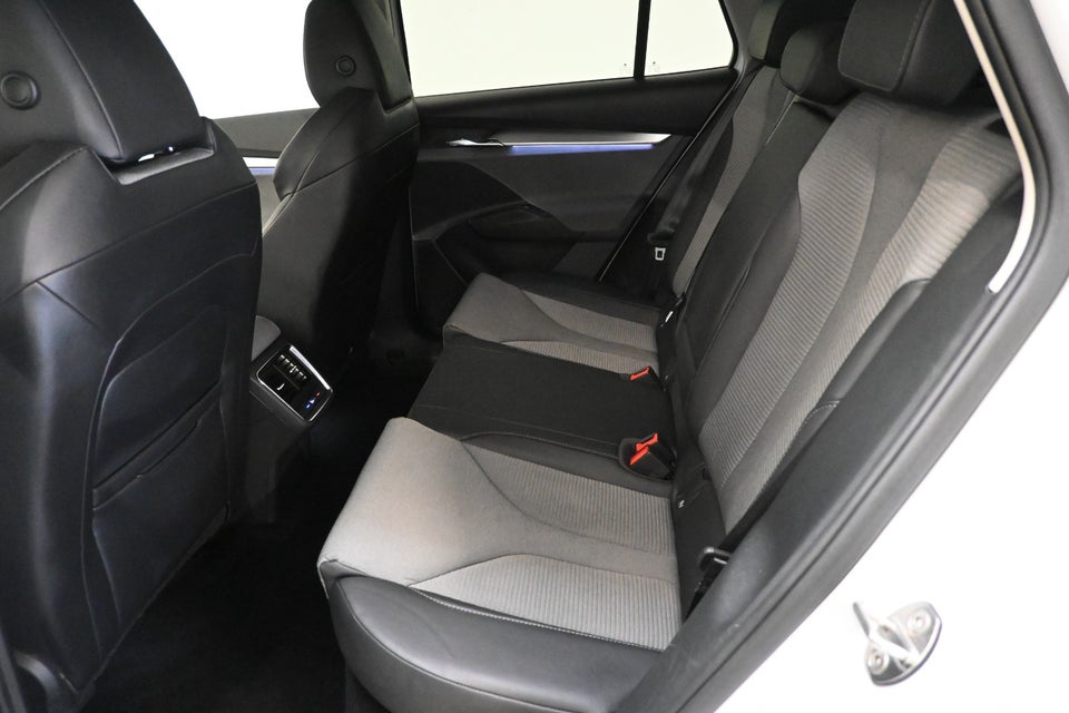 Skoda Enyaq 80 iV Suite 5d