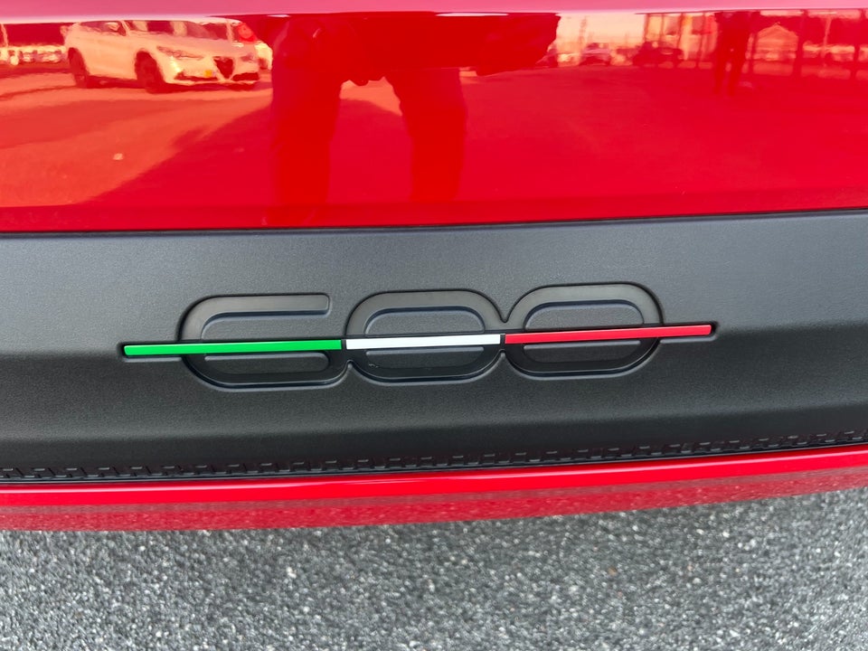 Fiat 600e 54 (RED) 5d