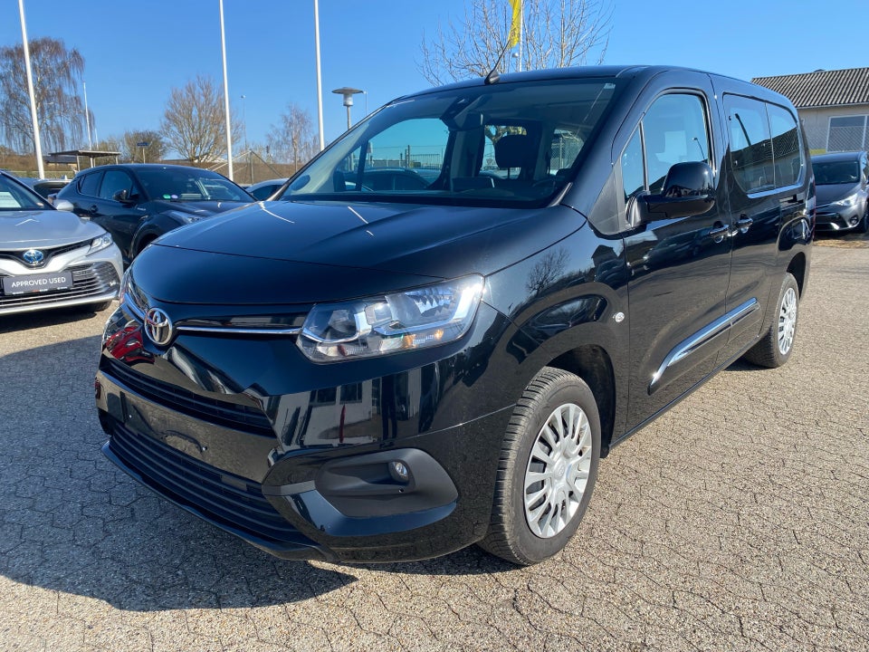 Toyota ProAce City Verso 1,2 T 110 Long Shuttle 7prs 5d