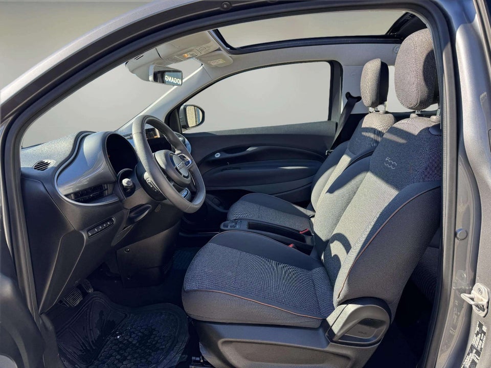 Fiat 500e 42 Icon Cabrio 2d