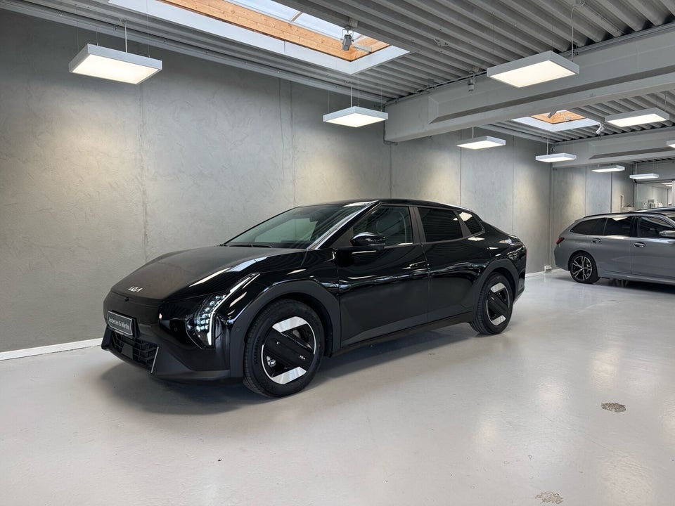 Kia EV4 81 Long Range Business Plus Fastback 4d