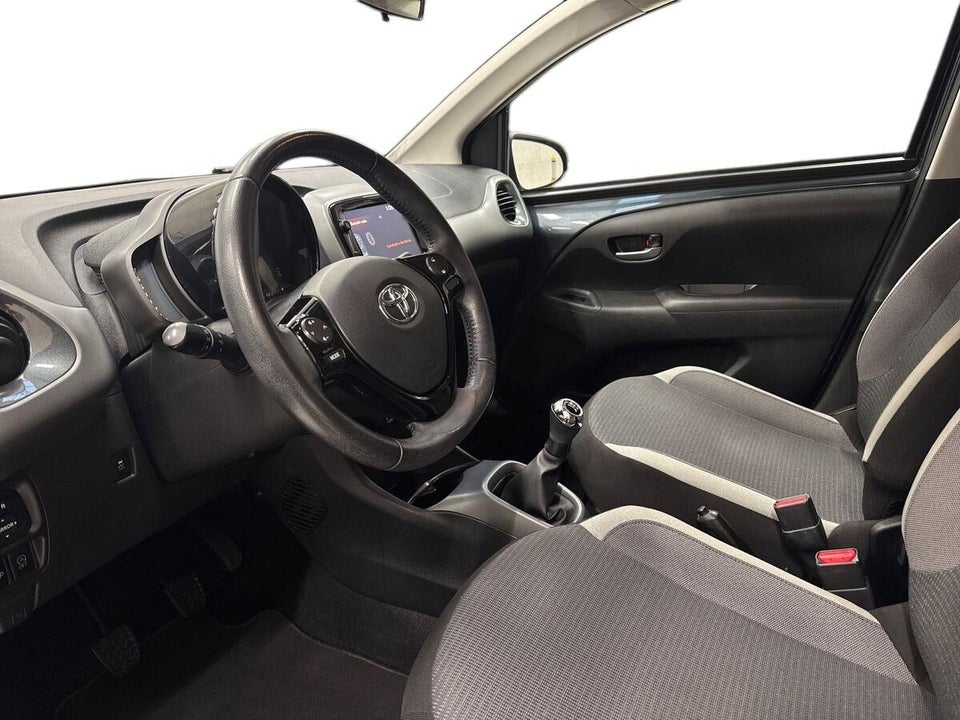 Toyota Aygo 1,0 VVT-i x-press 5d