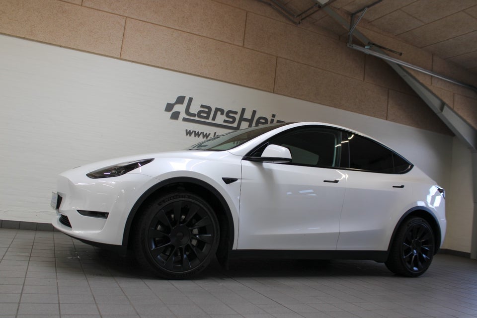 Tesla Model Y Long Range AWD 5d