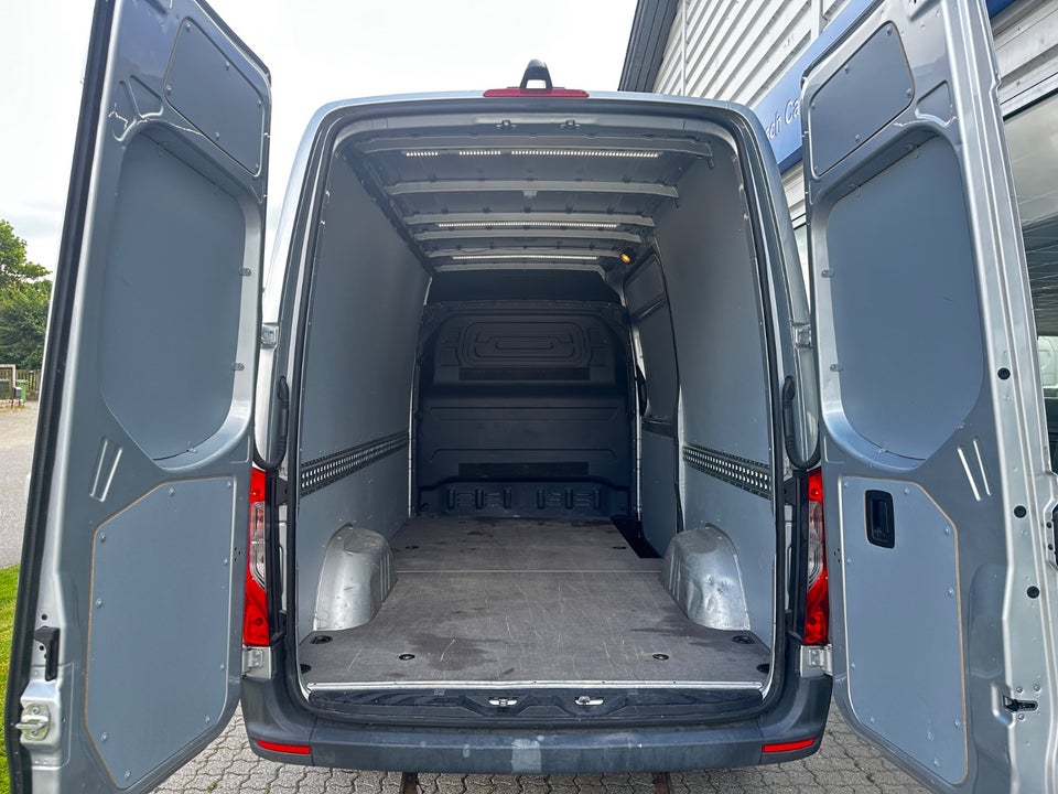Mercedes Sprinter 317 2,0 CDi A2 Kassevogn aut. RWD
