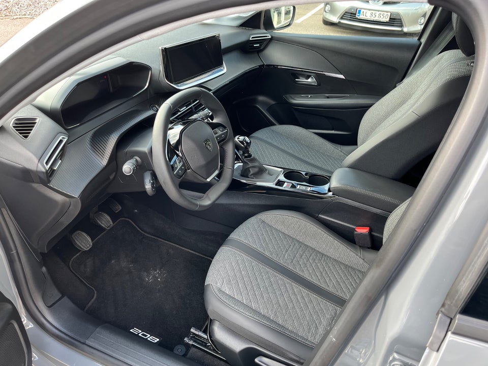 Peugeot 208 1,2 PureTech 100 Allure+ 5d