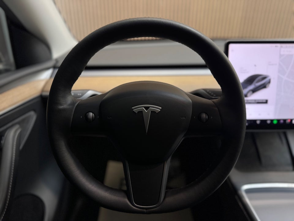 Tesla Model Y Long Range AWD 5d