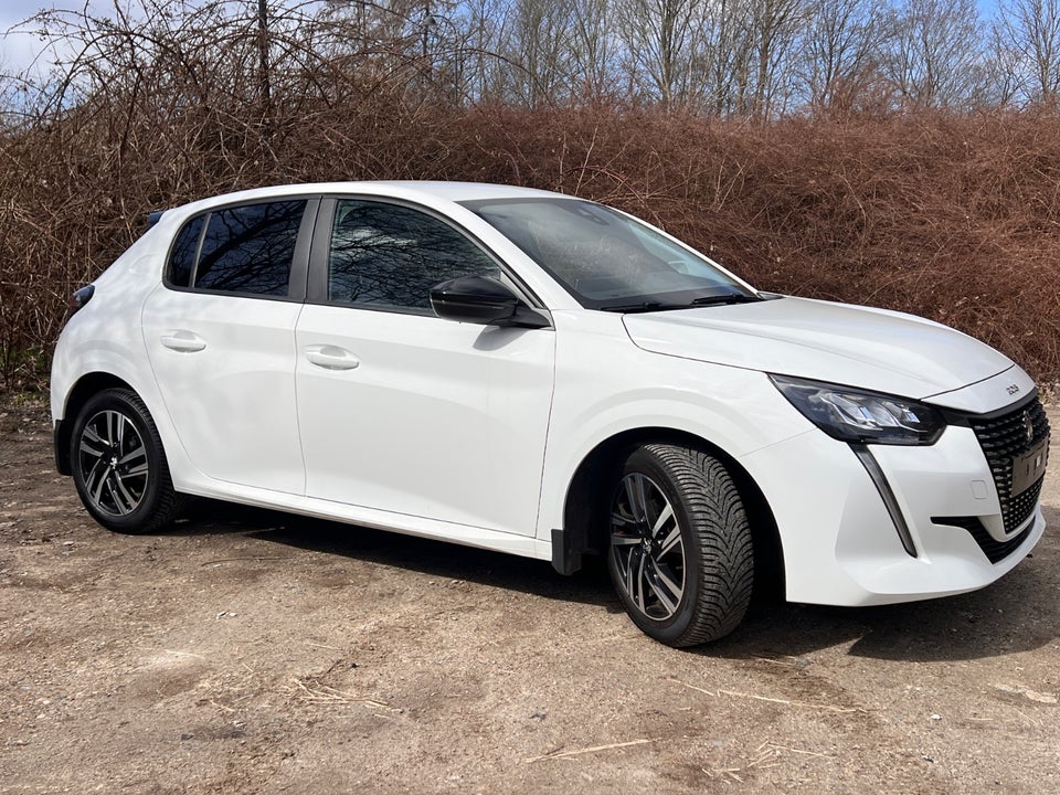 Peugeot 208 1,2 PureTech 75 Black Limited 5d