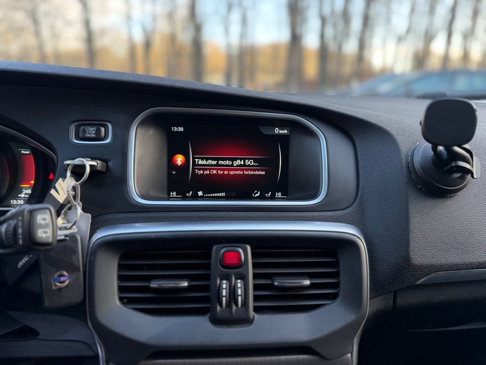 Volvo V40 2,0 D2 120 Momentum 5d