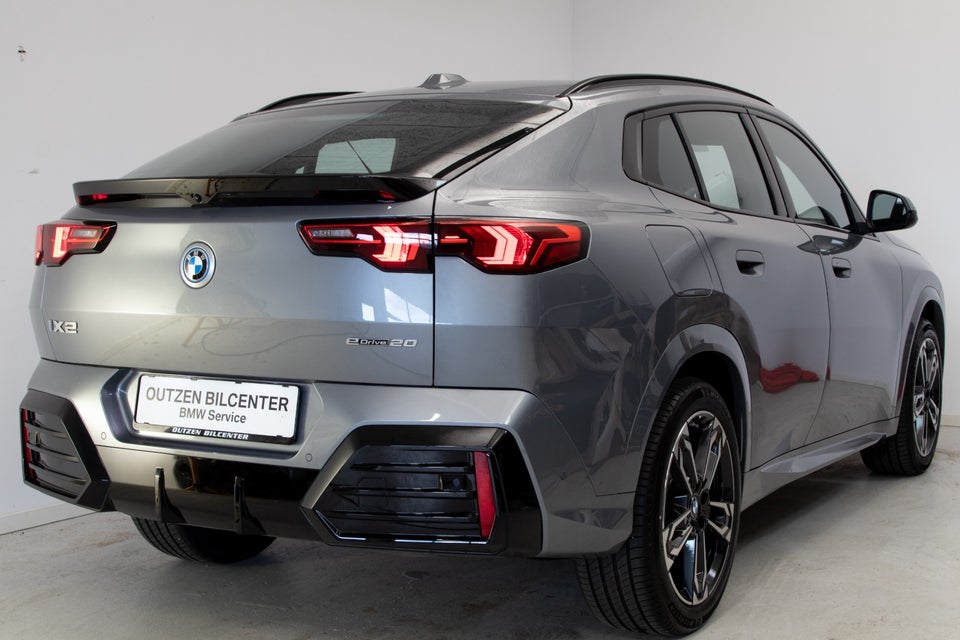 BMW iX2 eDrive20 Charged M-Sport 5d