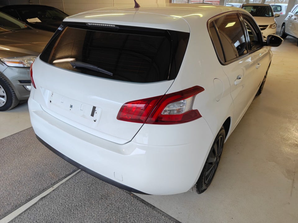 Peugeot 308 1,2 VTi 82 Active 5d