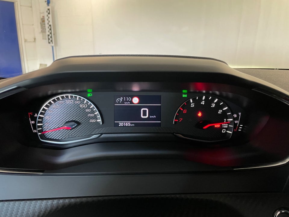 Peugeot 208 1,2 PureTech 100 Allure 5d