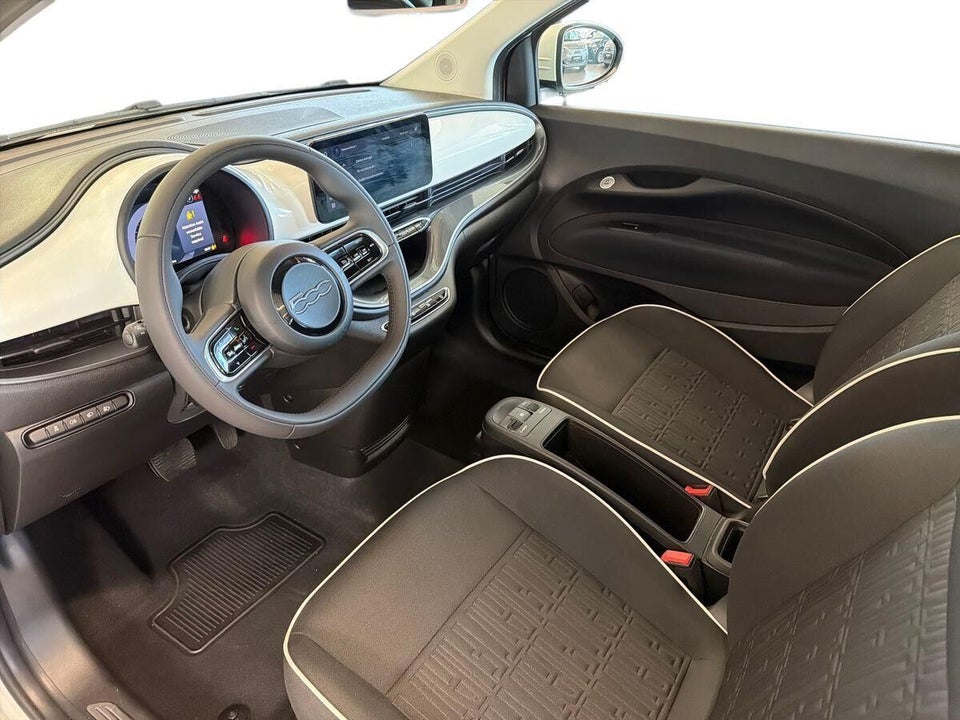 Fiat 500e 42 Icon Cabrio 2d