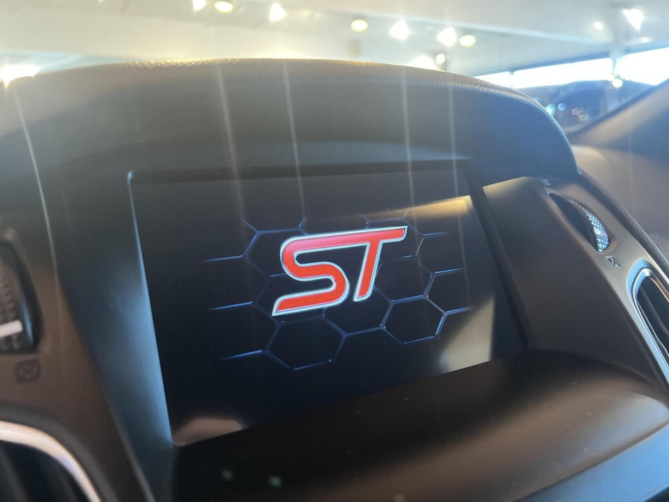 Ford Focus 1,0 SCTi 125 ST-Line+ 5d