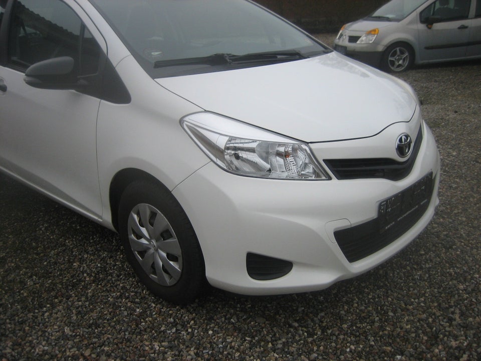 Toyota Yaris 1,0 VVT-i T1 3d