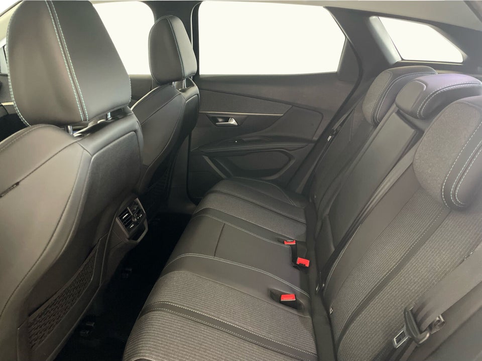 Peugeot 3008 1,6 Hybrid First Selection EAT8 5d