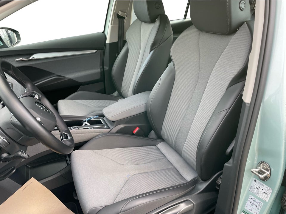 Skoda Enyaq 60 iV Plus 5d