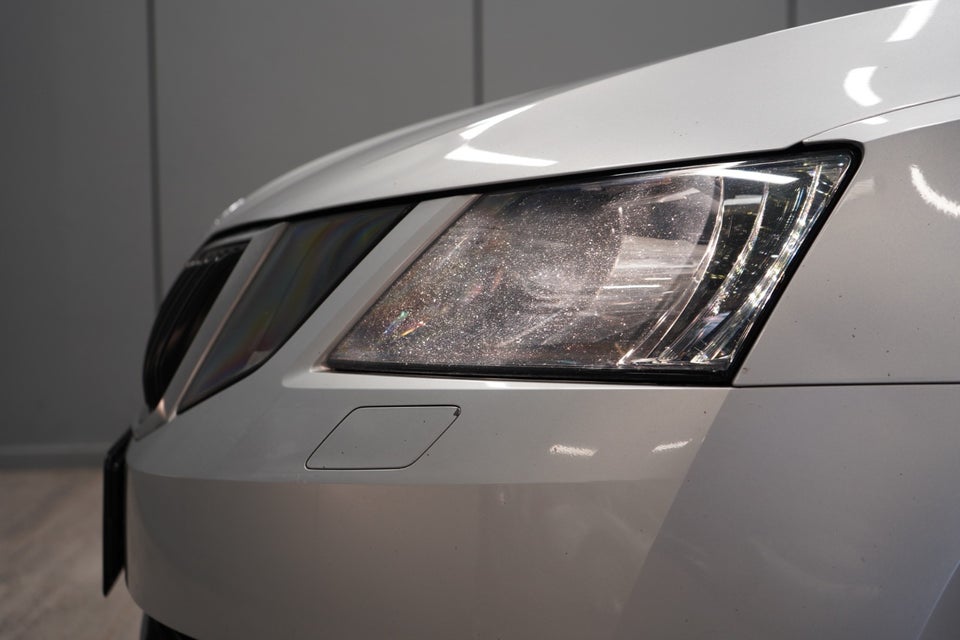 Skoda Octavia 2,0 TDi 150 Ambition Combi DSG 5d