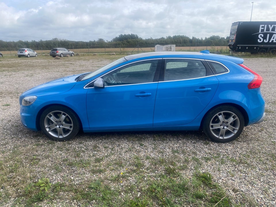 Volvo V40 2,0 D4 190 R-Design Drive-E 5d