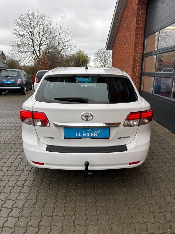 Toyota Avensis 1,6 VVT-i Limited stc. 5d