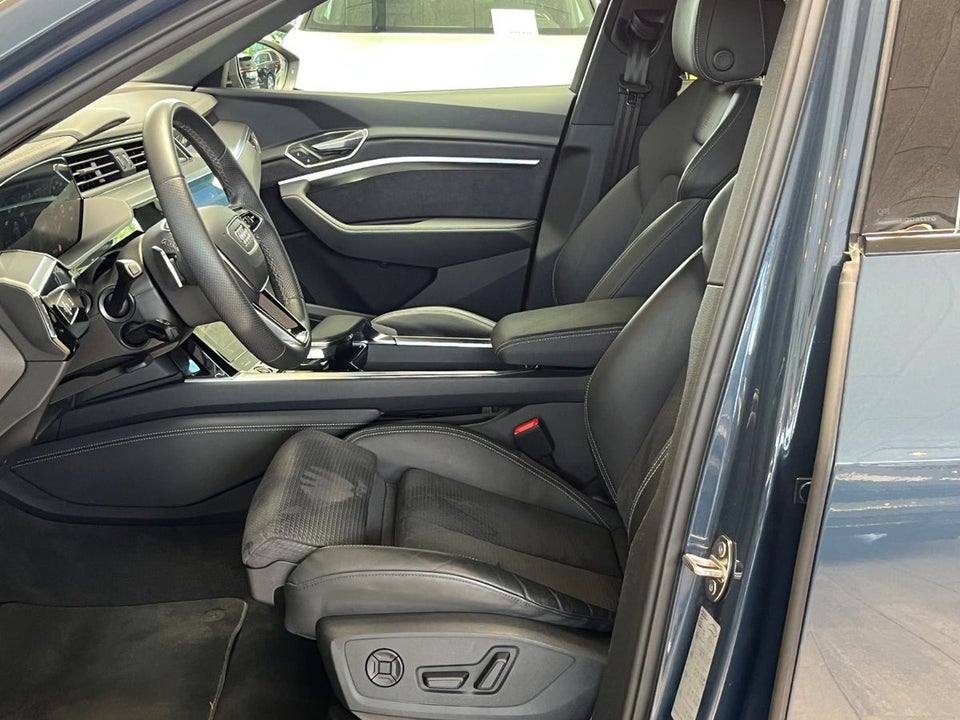 Audi Q8 e-tron 55 S-line quattro 5d
