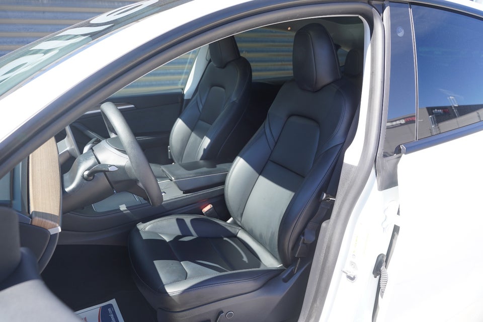 Tesla Model Y Long Range AWD 5d