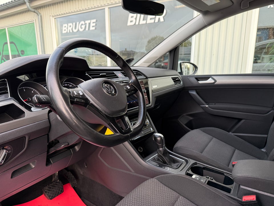 VW Touran 2,0 TDi 150 Comfortline DSG Van 5d