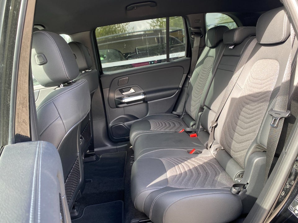 Mercedes EQB300 Progressive Advance Plus 4Matic 5d