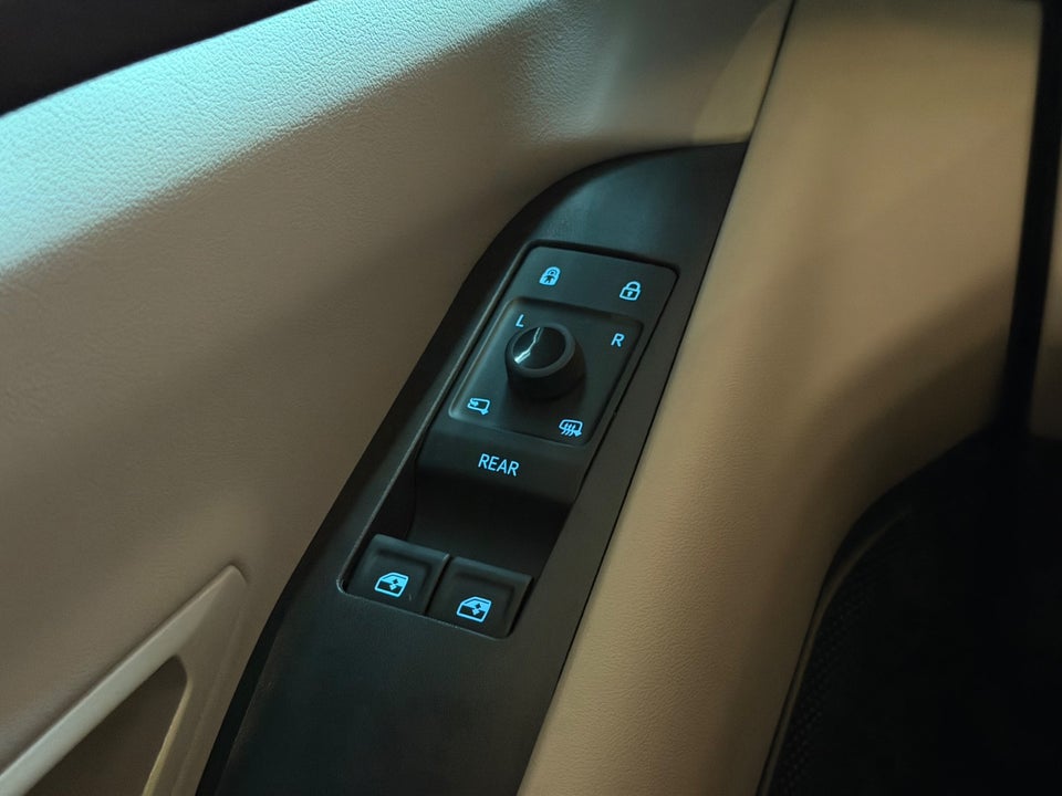 Ford Explorer 79 Premium Extended Range AWD Van 5d