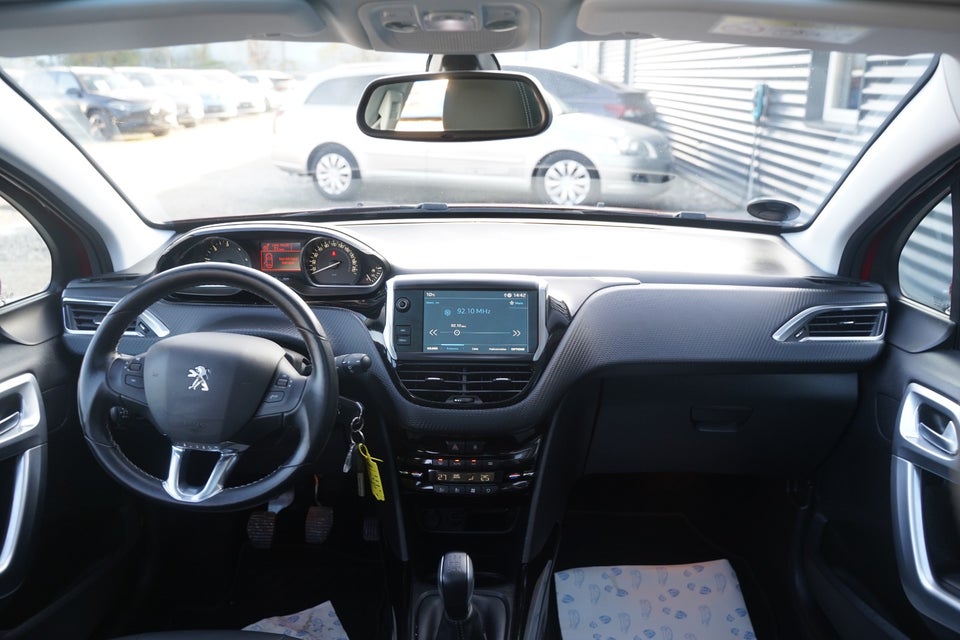 Peugeot 2008 1,5 BlueHDi 100 Prestige Sky 5d