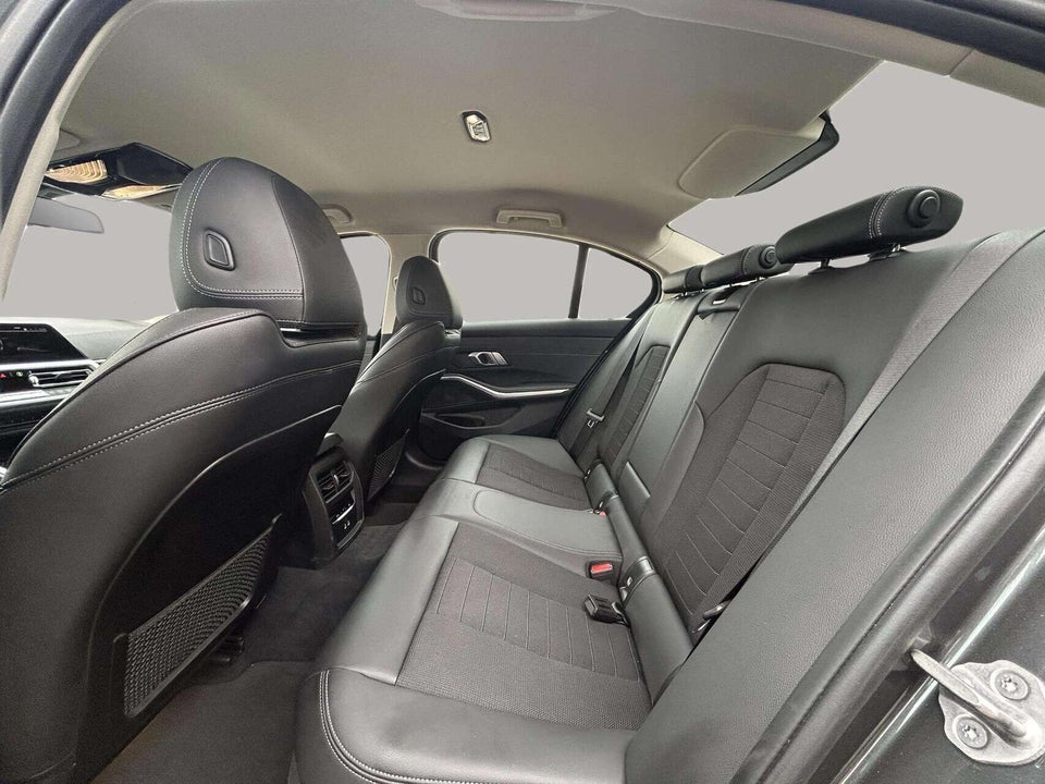 BMW 320i 2,0 Sport Line aut. 4d