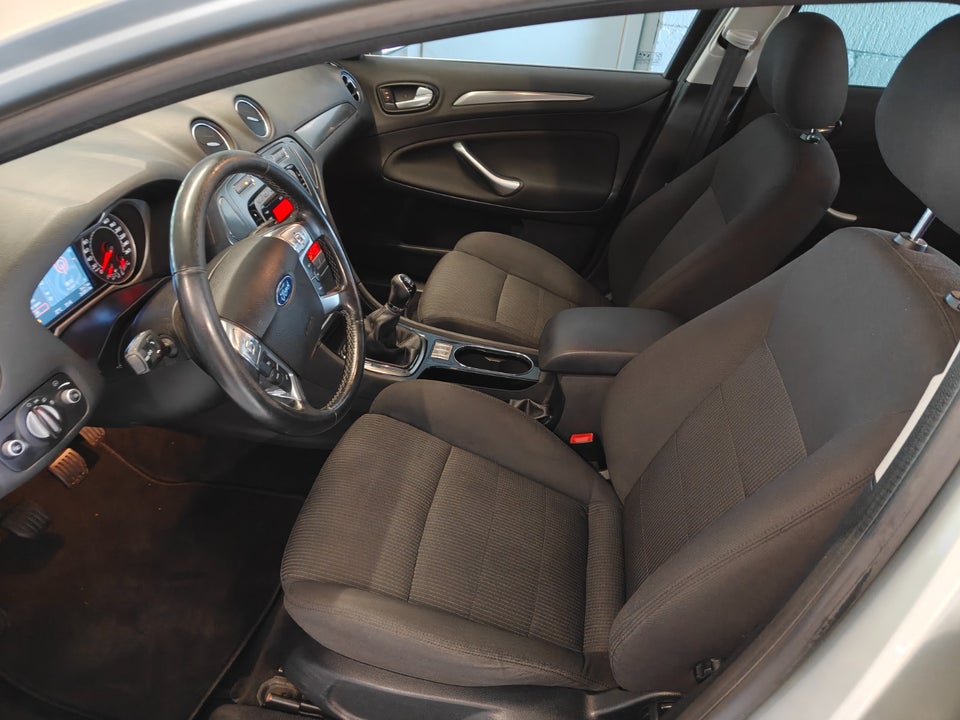 Ford Mondeo 2,0 Titanium stc. 5d