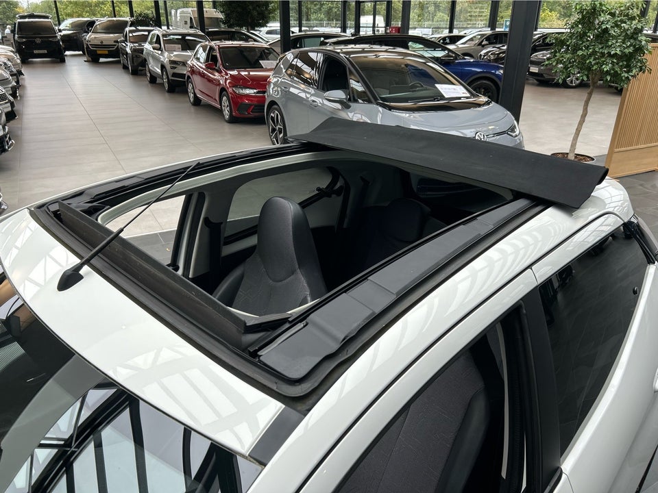 Toyota Aygo 1,0 VVT-i x-wave Sky 5d
