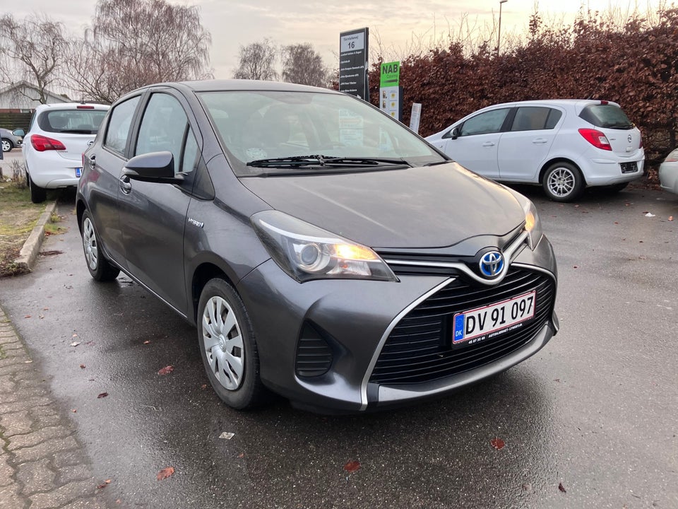 Toyota Yaris 1,5 Hybrid H1 e-CVT 5d