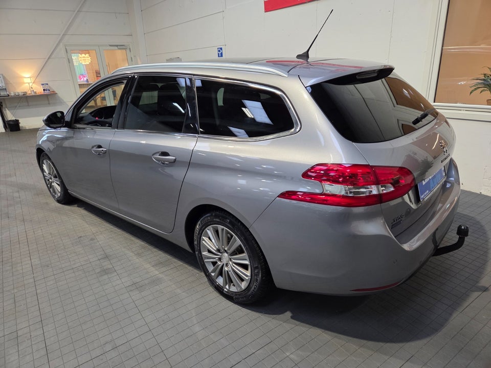 Peugeot 308 1,6 BlueHDi 120 Allure Sky SW EAT6 5d