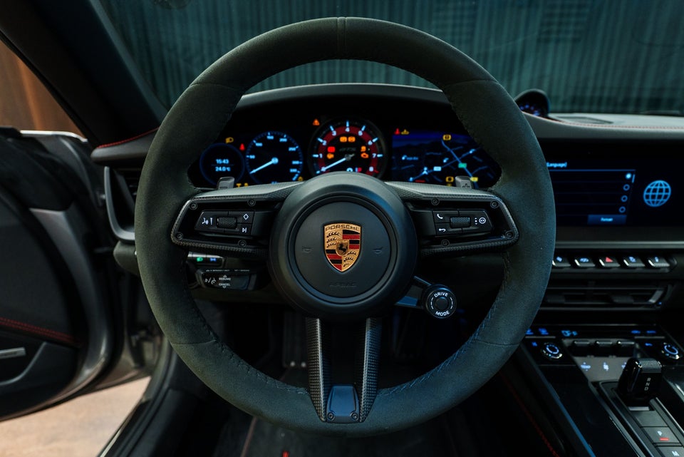 Porsche 911 Targa 4 GTS 3,0 2d